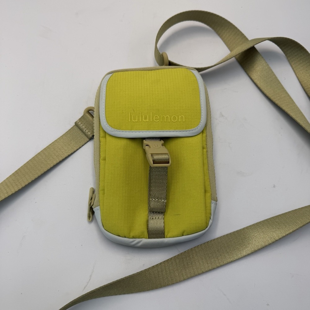 Lululemon Zip Top Crossbody One Size (4.3"x0.8"x7.1")